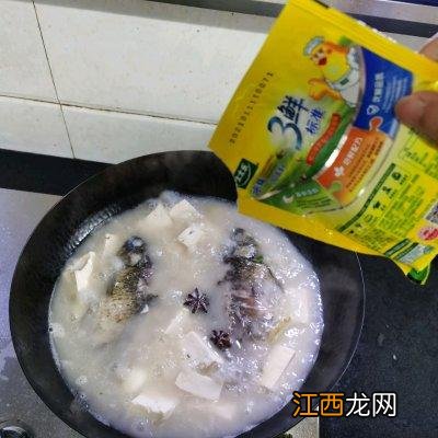 鲫鱼豆腐汤适合用什么豆腐？鲫鱼豆腐汤要放什么，这文章，感觉很不错