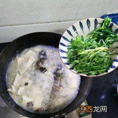 鲫鱼豆腐汤适合用什么豆腐？鲫鱼豆腐汤要放什么，这文章，感觉很不错