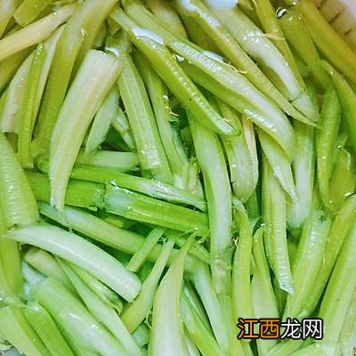 小葱炒什么好吃又简单？野生小葱怎么炒好吃，这几个知识真想不到