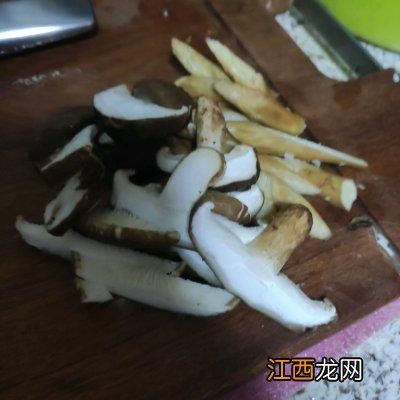 橄榄油炒什么菜好吃呢？橄榄油适合炒啥菜，这篇文章再忙也得看完