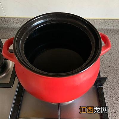 肉骨茶里面的酱油是什么酱油？肉骨茶的黑酱油是老抽吗，掌握这点，实用篇