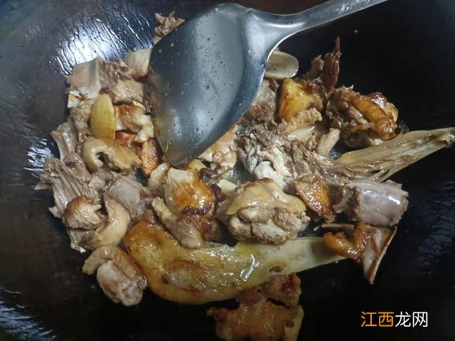 鹅肉怎样做好吃放什么食材？炖鹅肉放什么蔬菜，真是实用，好文章