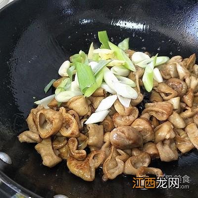 肥肠红烧什么菜？肥肠和哪些菜红烧好吃，当真是好文啊