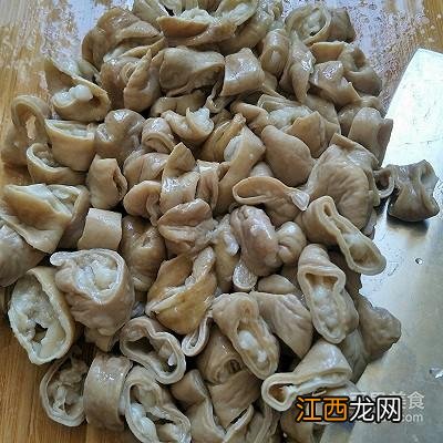 肥肠红烧什么菜？肥肠和哪些菜红烧好吃，当真是好文啊