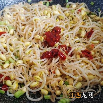 黄豆炒什么好吃简单？泡好的黄豆怎么炒好吃，很多人不知道