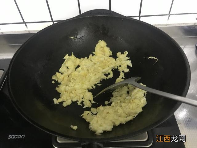 韭菜鸡蛋馅放什么调料呢？做韭菜鸡蛋馅放啥料，看完记得告诉家人