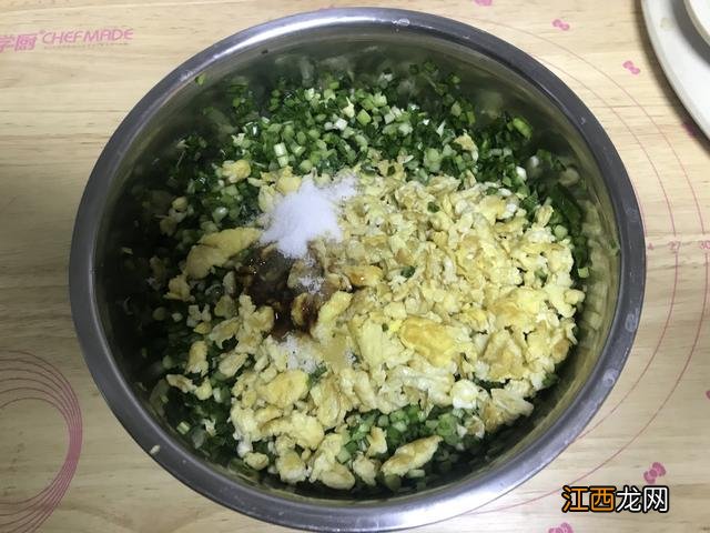 韭菜鸡蛋馅放什么调料呢？做韭菜鸡蛋馅放啥料，看完记得告诉家人