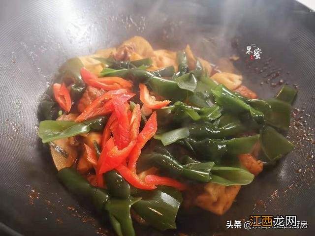 用什么菜烧鸡最好吃？烧鸡用什么菜烧得好吃，有必要读一下这篇文章