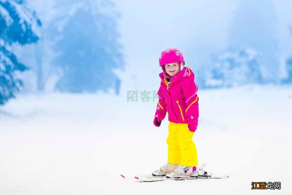 壹邦小知识：滑雪有什么好处？滑雪穿什么衣服合适