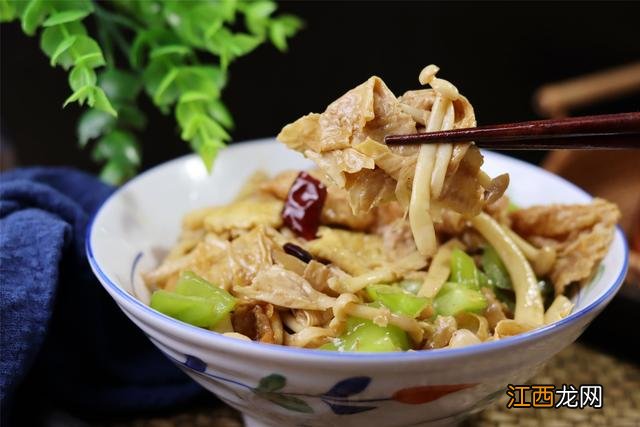 豆腐皮和什么搭配炒好吃？豆腐皮跟什么炒最搭，知识点整理好了