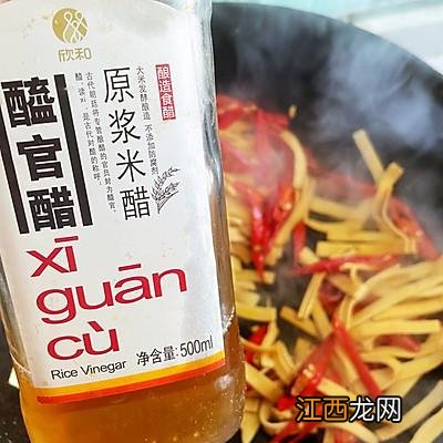 豆腐皮适合炒什么？豆腐皮和啥炒好吃，看完了你就什么都明白