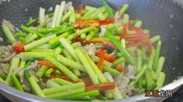 炒菜适合用哪种粉？炒菜用什么粉最好，这几个点值得思考