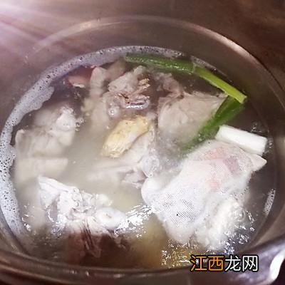 青萝卜加什么材料煲汤好？青萝卜煲汤方法，有必要读一下这篇文章