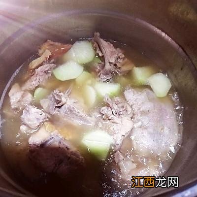 青萝卜加什么材料煲汤好？青萝卜煲汤方法，有必要读一下这篇文章