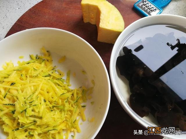 南瓜和什么一块包包子？南瓜加肉包子，这篇稿子，道出实情