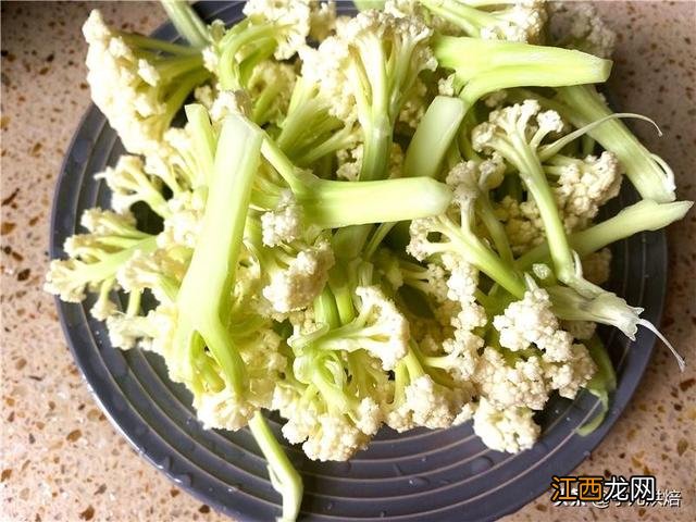 植物花的叶子有点蔫是什么原因?种花菜不长花的原因,关键因素,看这篇文章