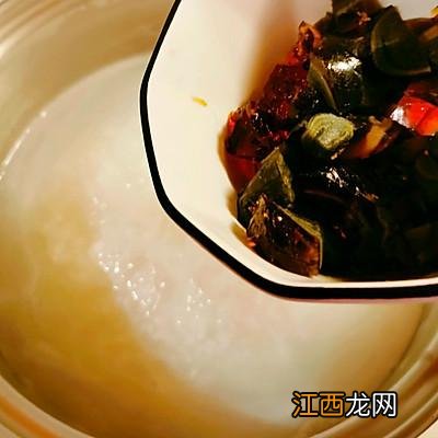 火腿肠炖蛋的食谱？松花蛋火腿肠鸡蛋做一道美食，这篇文章有详解