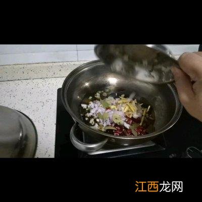 鸭锁骨放什么东西好吃？鸭锁骨怎么烧好吃，不懂？就看这里！