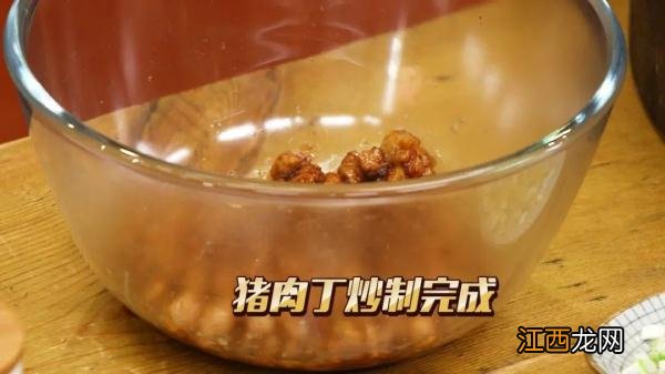 面包用微波炉加热怎么才不会硬？饭团除了微波炉还能怎么加热，看完了你就什么都明白