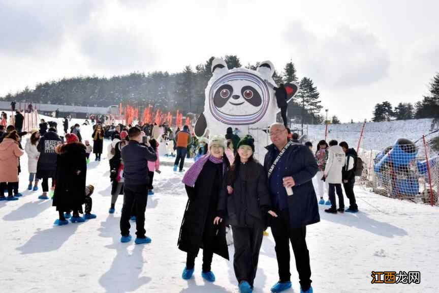 当春节遇上冬奥 四川曾家山“火出圈”点燃冰雪热 |“热”雪四川