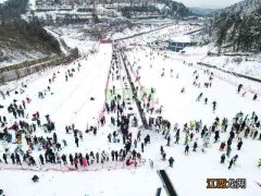 当春节遇上冬奥 四川曾家山“火出圈”点燃冰雪热 |“热”雪四川