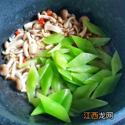 菌菇怎样炒好吃？蟹菇配啥炒好吃，这些你一定要知道