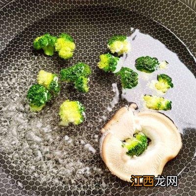 蛋炒饭搭配什么做早餐？蛋炒饭配什么小菜吃，科学告诉你