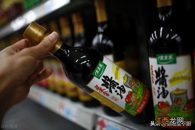 酱油和味极鲜的配料差别？面条调味增鲜，实在太有用了