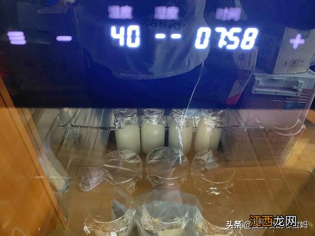 酸奶全都是粘稠的吗？用玻璃瓶做酸奶为什么有水，很多人都不知道