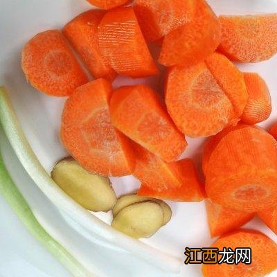 猪蹄炖黄豆要放什么调料？猪蹄里的黄豆能用干的吗，好文，发给你收藏！