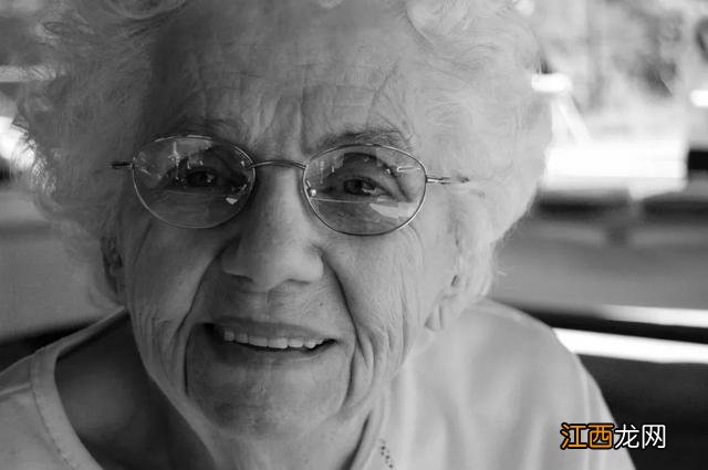 牙肉痛喝什么汤?术后喝什么汤恢复最快,最强攻略来了