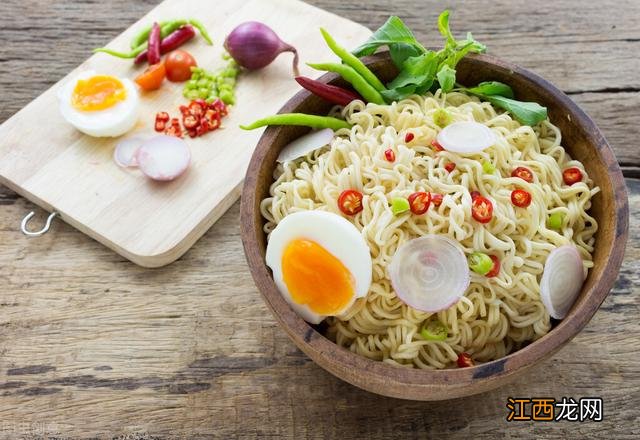 方便面用什么抗氧化剂?方便面里为什么必有合成抗氧化剂,今天把知识分享给大家