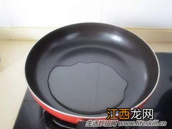 巧让普通铁锅变成不粘锅