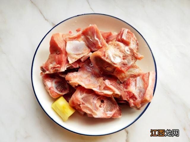 牛骨头要炖多久？牛骨头放补品行吗，别嫌麻烦，看完