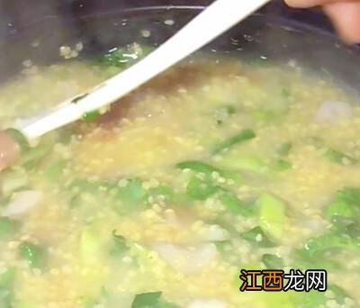 莲藕粥的最佳搭配？莲藕和什么一起煲粥呢，点击[了解更多]