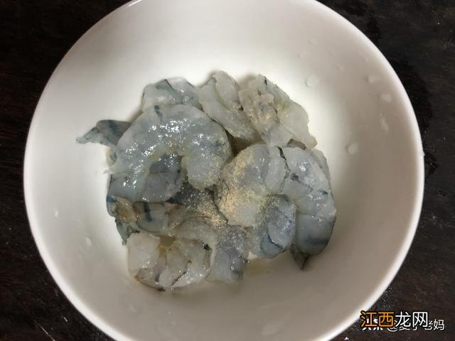 鳝鱼虾仁？鳝鱼跟啥炒好吃，这些知识别大意