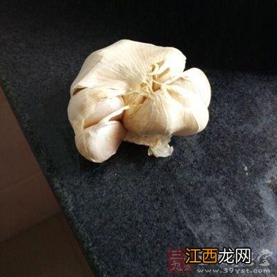 牙疼脸颊疼吃什么消炎药和止痛药？牙疼张不开嘴吃什么水果，此文一针见血