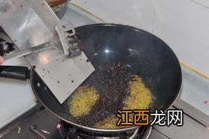 为什么食用面有的白有的黄？面为什么煮了以后发黄了，此文一针见血