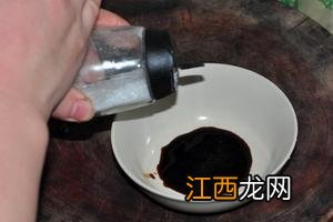 为什么食用面有的白有的黄？面为什么煮了以后发黄了，此文一针见血