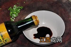 为什么食用面有的白有的黄？面为什么煮了以后发黄了，此文一针见血