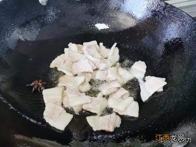 白菜猪肉粉条水饺馅怎么调好吃？白菜猪肉速冻水饺，今天,请读一读这篇文章