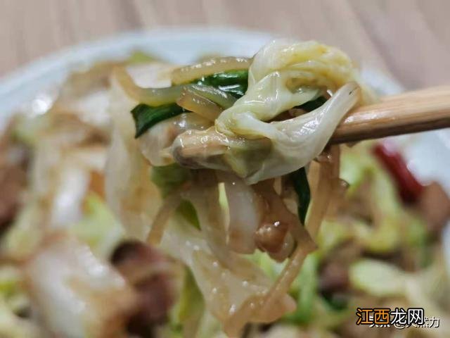 白菜猪肉粉条水饺馅怎么调好吃？白菜猪肉速冻水饺，今天,请读一读这篇文章