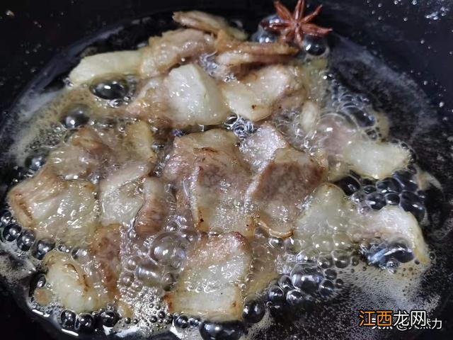 白菜猪肉粉条水饺馅怎么调好吃？白菜猪肉速冻水饺，今天,请读一读这篇文章