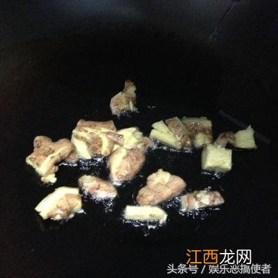 老酒炖蛋有什么好处？黄酒炖鸡的功效有什么，真管嘞，明白了！