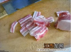 怎样才能烤出好吃的秘制肉串？