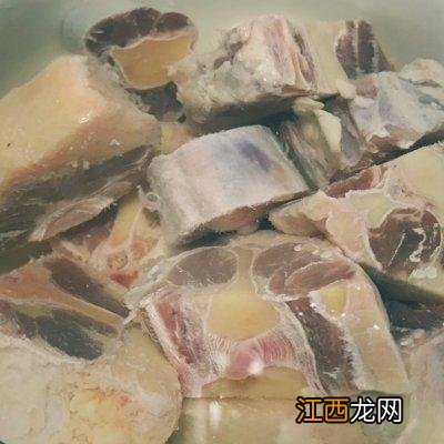 病人喝的牛尾汤最正宗的做法？牛肉适合什么菜做汤，照着文章做就好