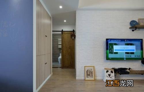 卫生间门前放什么屏风 厕所门对着客厅的图片，大门对卫生间屏风图