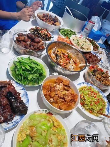 搬家吃饭有什么讲究 搬家适合做哪六个菜，搬家以谁的属相为主