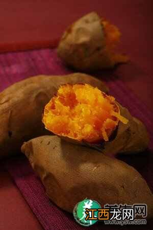 冬季街头两大零食 炒栗子益气红薯防癌