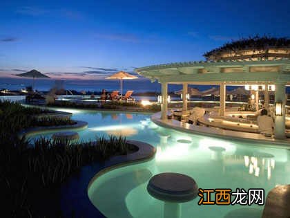 盘点全球11处顶级度假村泳池酒吧